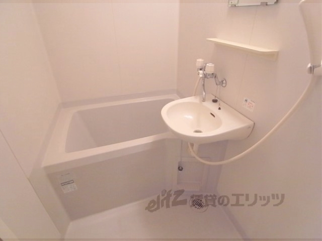 バス・シャワールーム　バス