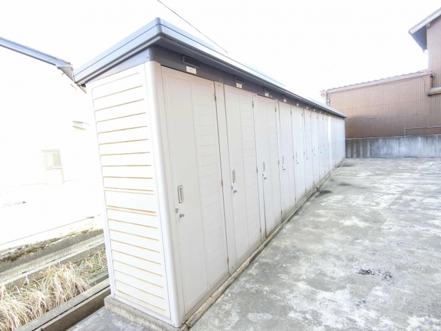 エントランス　物置