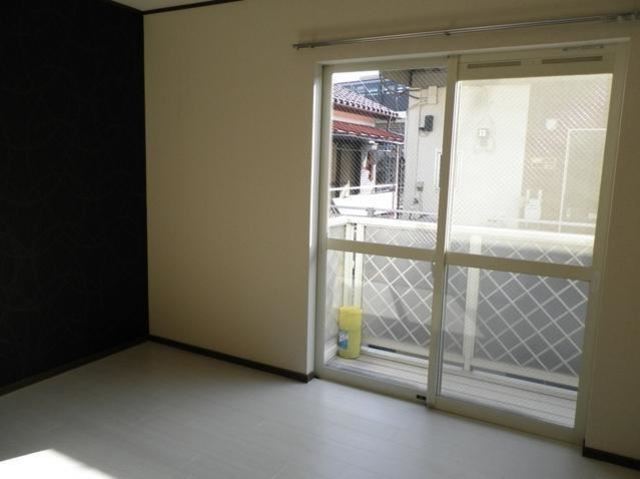 居室・リビング　☆南向きで一日中明るい室内☆