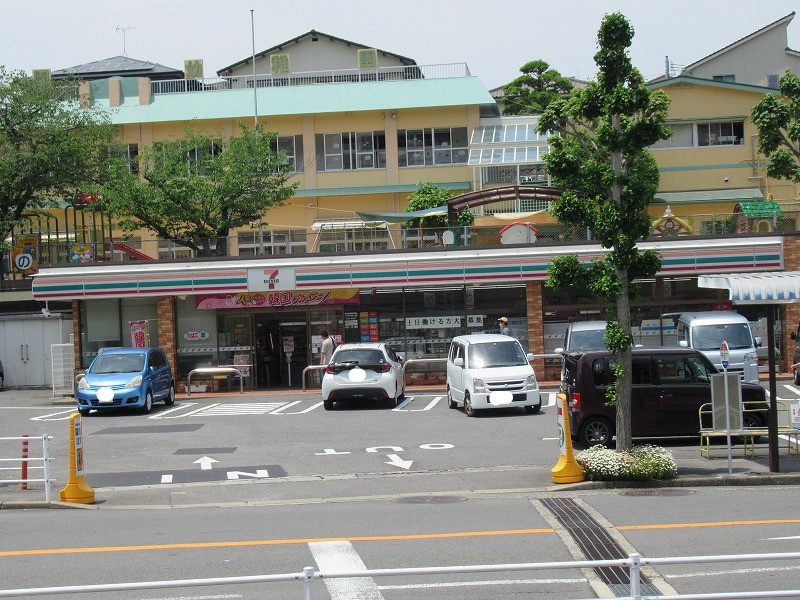 コンビニ　セブンイレブン長崎滑石6丁目店（コンビニ）まで444m