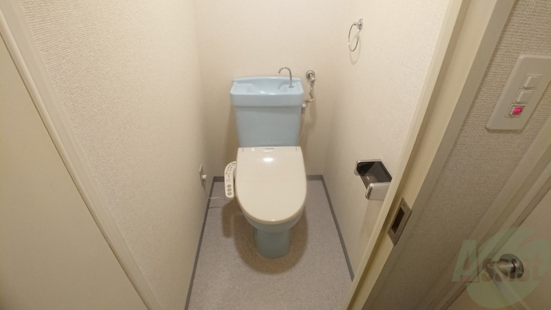 トイレ　トイレです。ウォシュレット付を探している方、おすすめです。