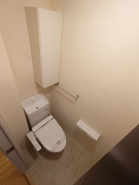 トイレ　温水洗浄便座