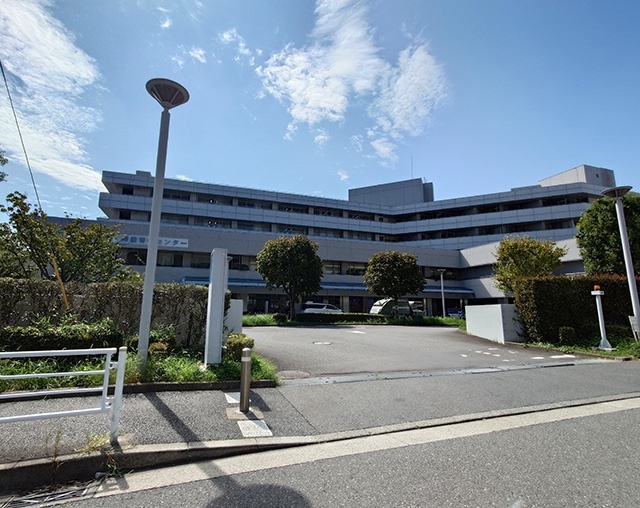 病院　横浜市立脳卒中・神経脊椎センター（病院）まで787m