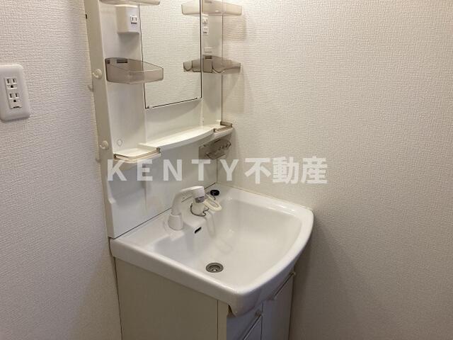 洗面設備　コンパクトで使いやすい洗面所