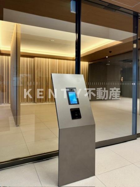 エントランス　ゆとりのあるエントランスです