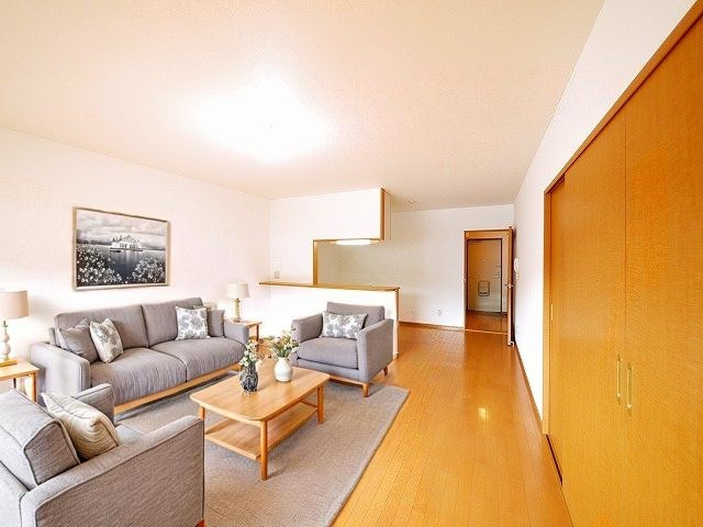 居室・リビング　こちらの居間で趣味の時間をお楽しみください