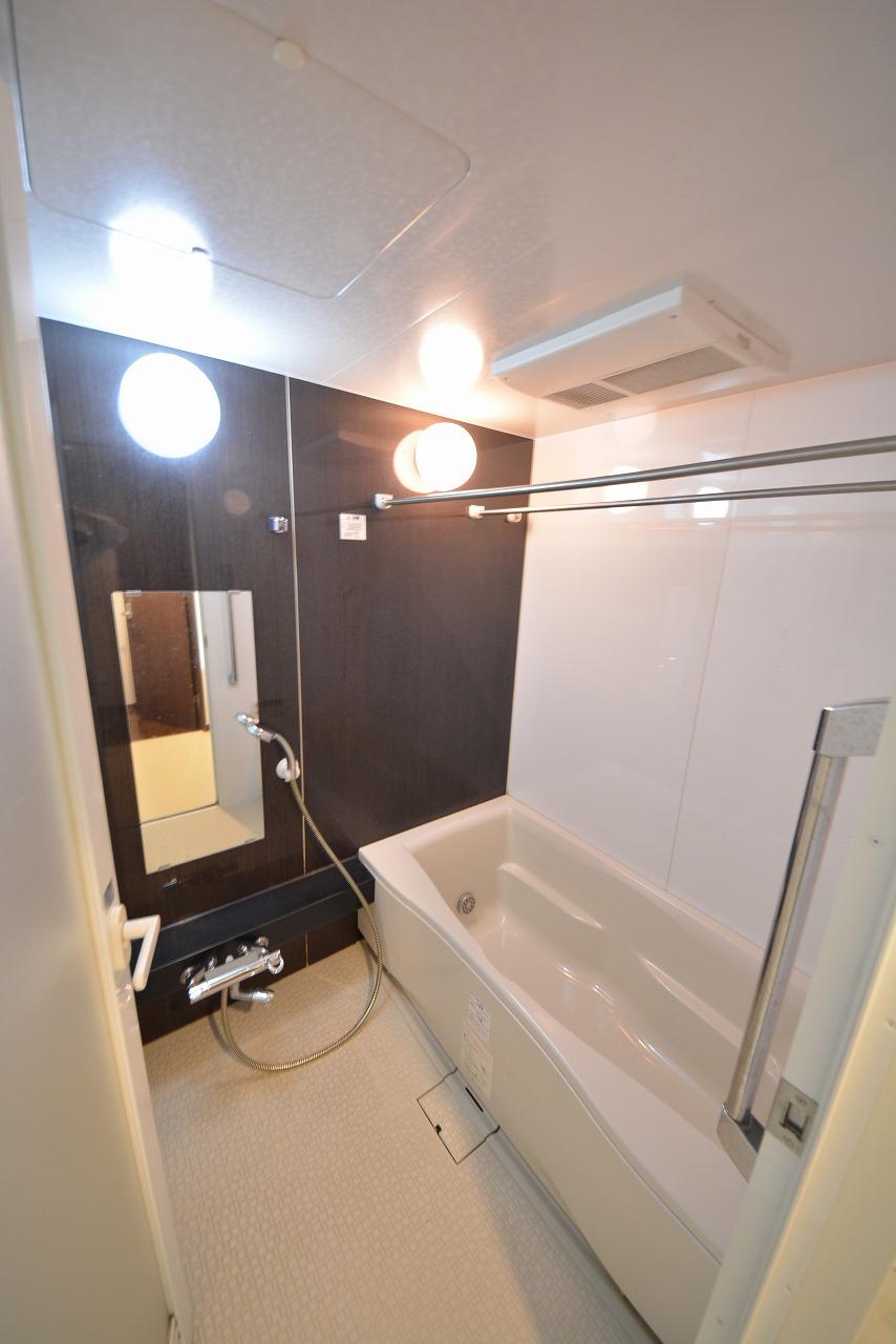 バス・シャワールーム　エルセレーノ上本町レジデンス　浴室換気乾燥暖房機付バスルーム