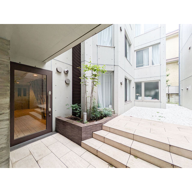 エントランス　建物の内部です