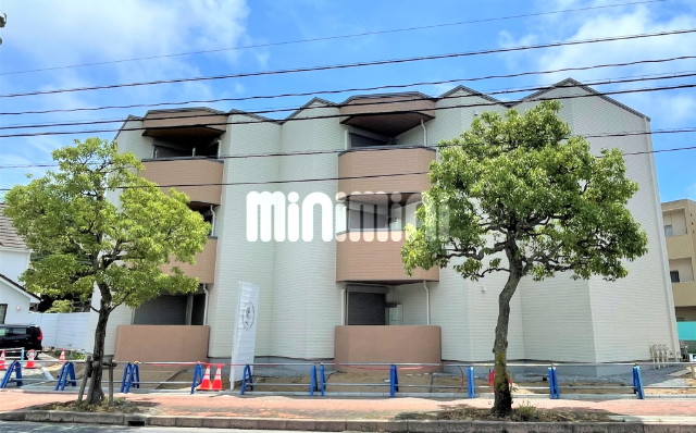 建物外観　入口側