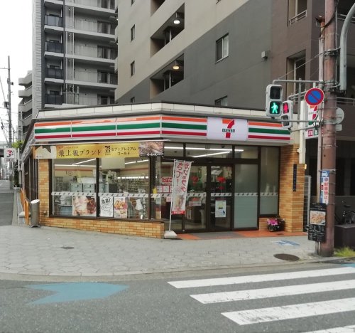 コンビニ　セブンイレブン 大阪元町2丁目店（コンビニ）まで104m