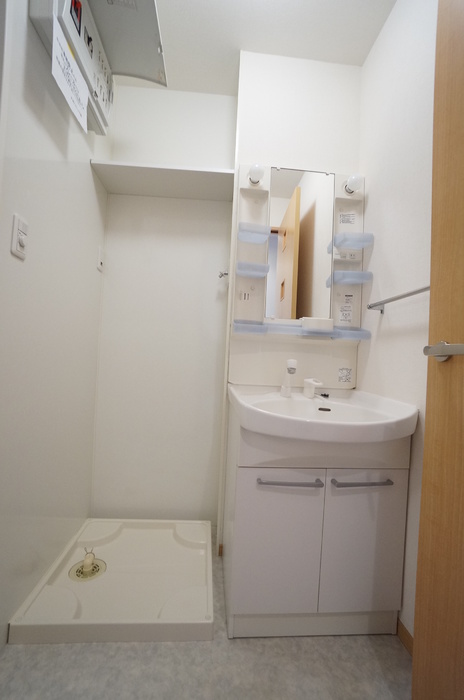 洗面設備　シャワー付き洗面台♪