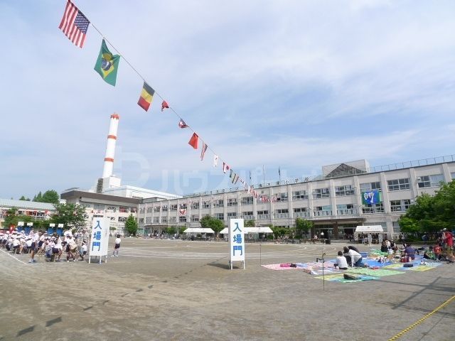 小学校　足立区立西保木間小学校（小学校）まで820m