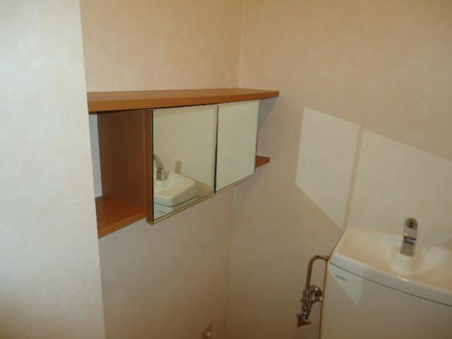 トイレ　収納棚（イメージ）