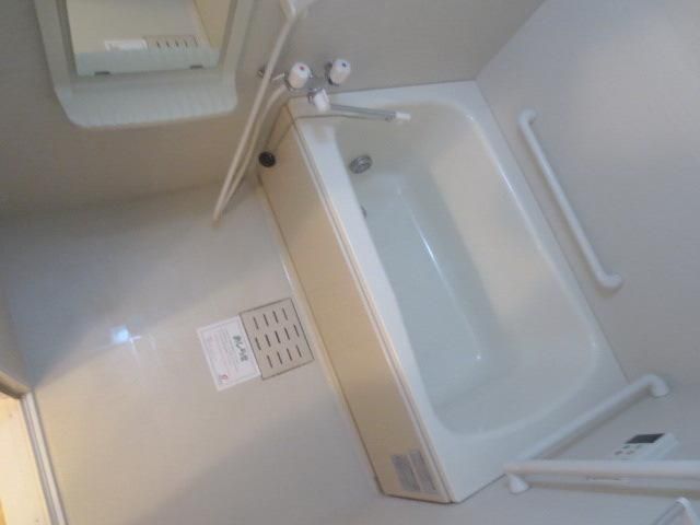 バス・シャワールーム　★鏡付きバスルームです。★