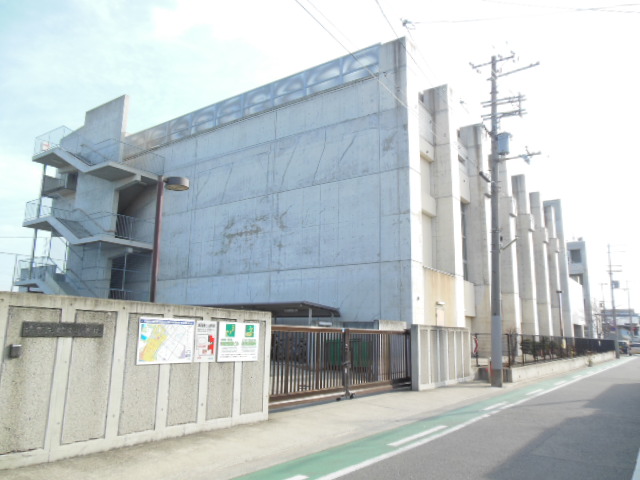 小学校　堺市立新湊小学校（小学校）まで445m