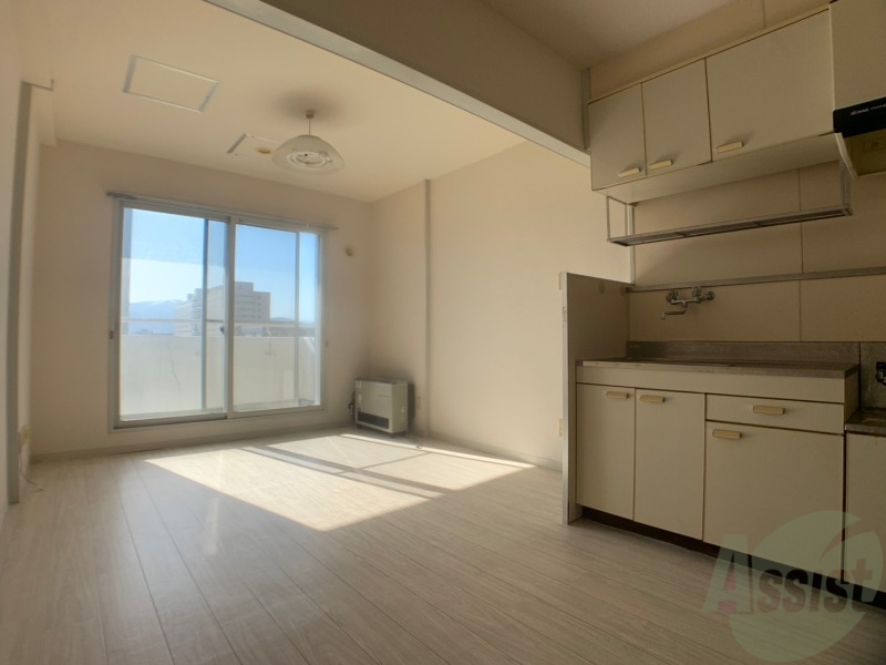 居室・リビング　広くてキレイなお部屋が広がっていて、充実した生活が送れそう。