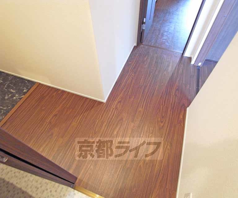 その他部屋・スペース　明るい廊下です。