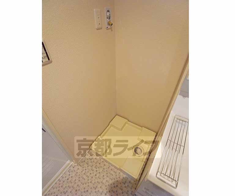 その他設備　室内に洗濯機置けます。