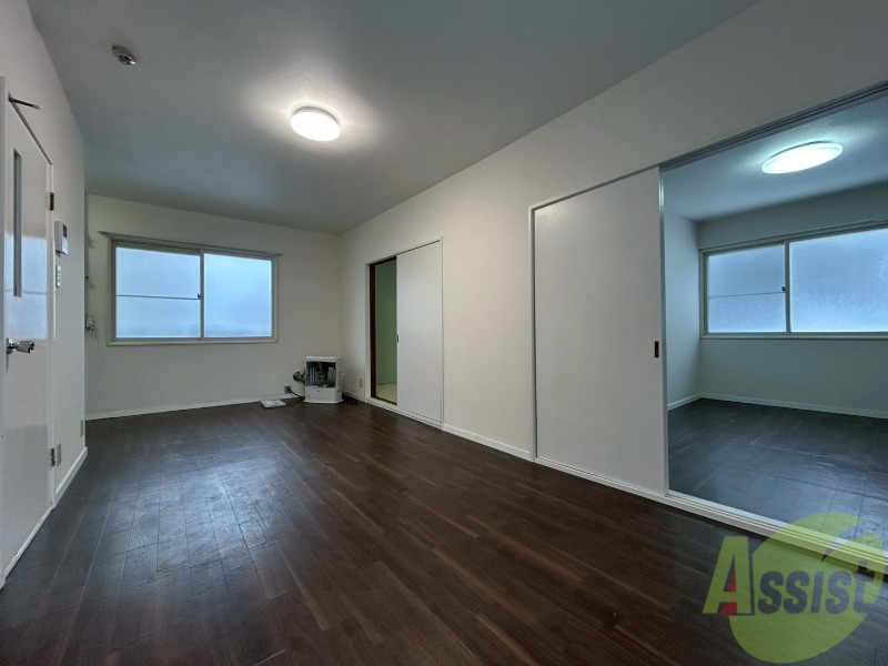 居室・リビング　広くてキレイなお部屋が広がっていて、充実した生活が送れそう。