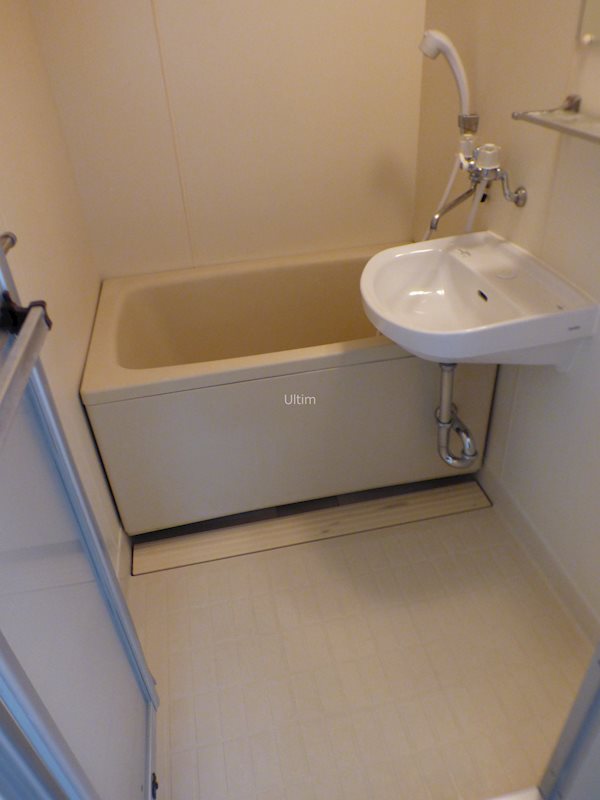 バス・シャワールーム　別部屋のお写真です。ご参考までに！