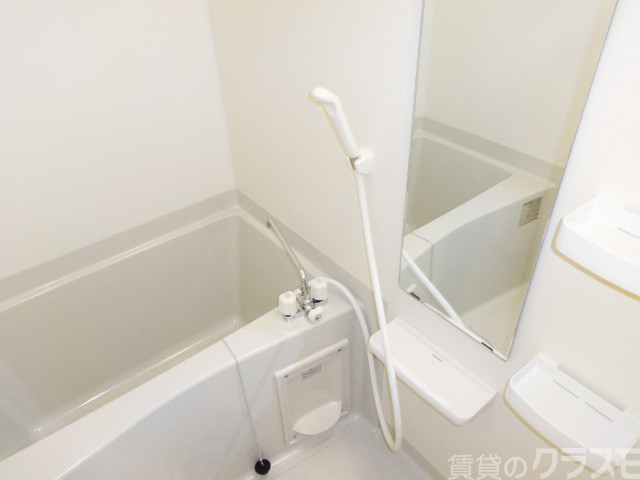 バス・シャワールーム　お風呂で一日の疲れをお取りくださいませ。