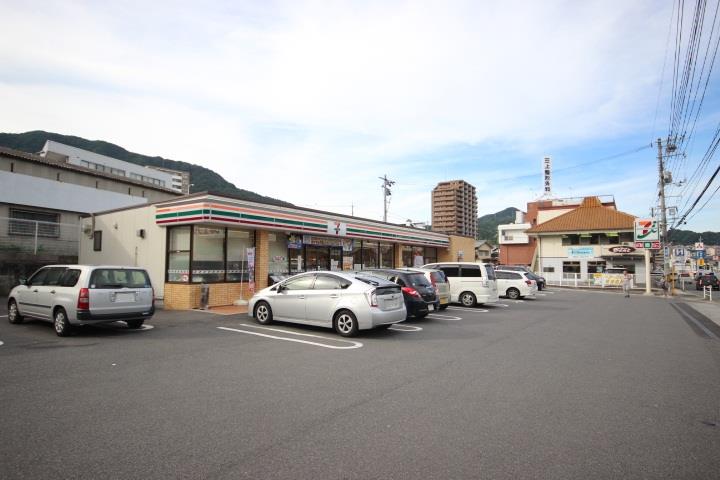 コンビニ　セブンイレブン（コンビニ）まで343m