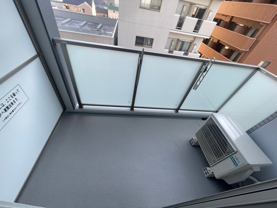 バルコニー　※掲載写真は同マンション別部屋参考写真となります。