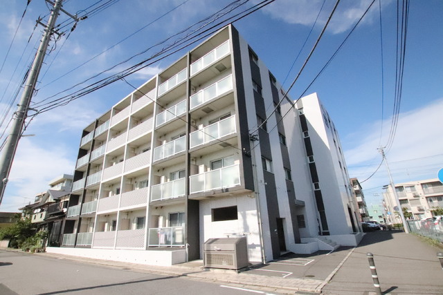 建物外観　オートロック付きの物件です！