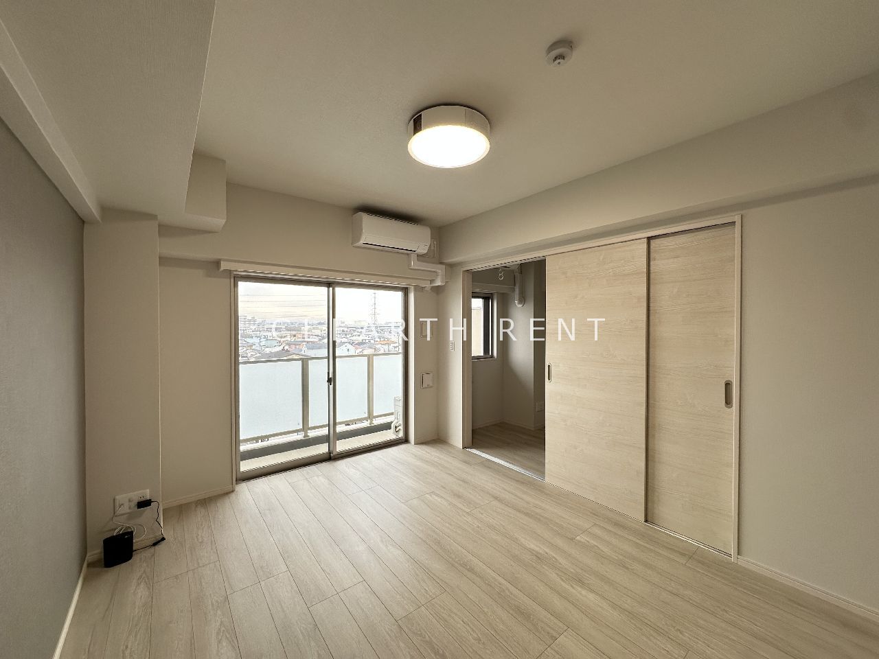 居室・リビング　直接の管理会社/仲介手数料無料/フリーレント２か月