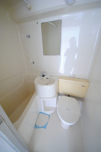 バス・シャワールーム　写真は４０２号室