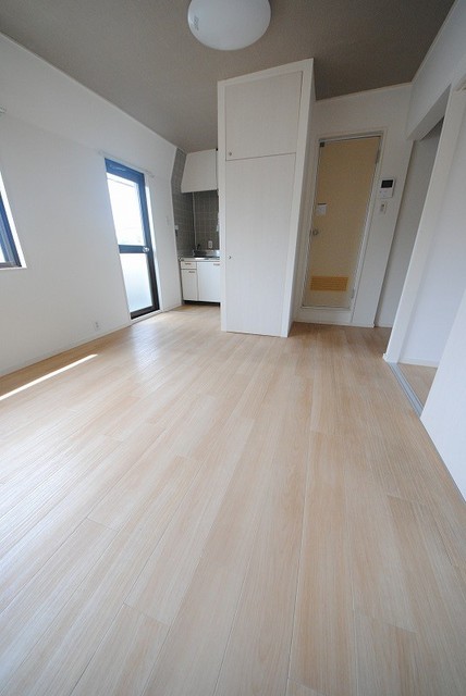 居室・リビング　写真は４０２号室