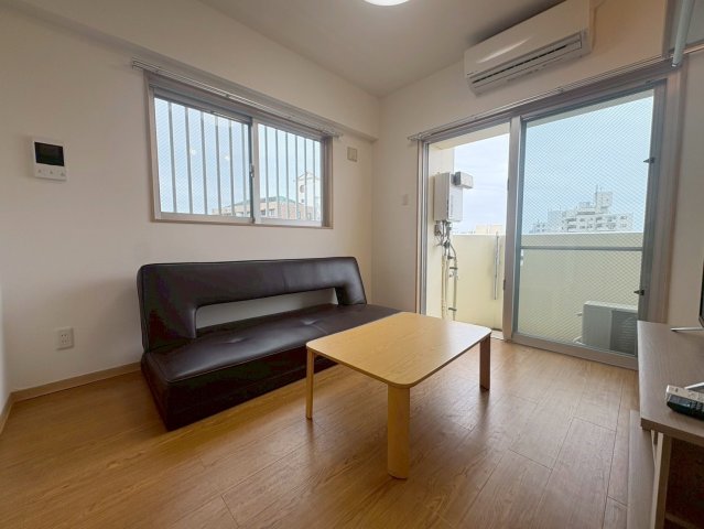 居室・リビング　※退去前の為、別部屋の写真を掲載しております