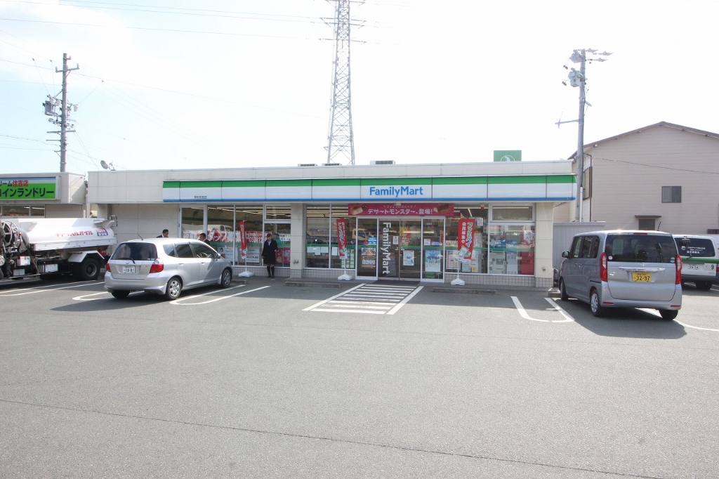 コンビニ　ファミリーマート 浜松住吉店（コンビニ）まで492m