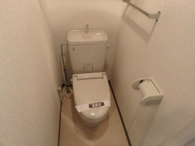 トイレ　弊社は全物件が仲介手数料半月分+税でご紹介可能です。