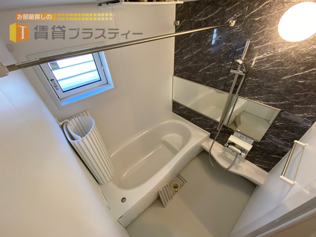 バス・シャワールーム　一坪バスでゆったり。