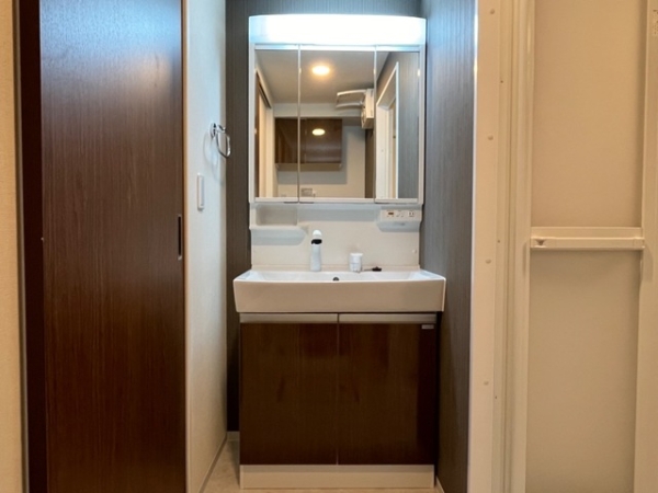 洗面設備　※参考写真　同建築メーカー施工の同間取完成他物件のものです。