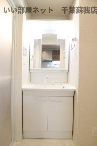 洗面設備　朝の準備に活躍する、洗髪洗面化粧台！