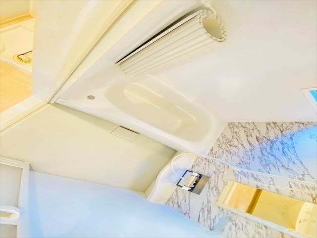 バス・シャワールーム　Ｃ棟１０２号室内装写真転載