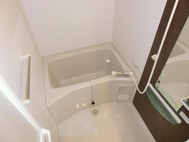 バス・シャワールーム　浴室乾燥機機能ございます