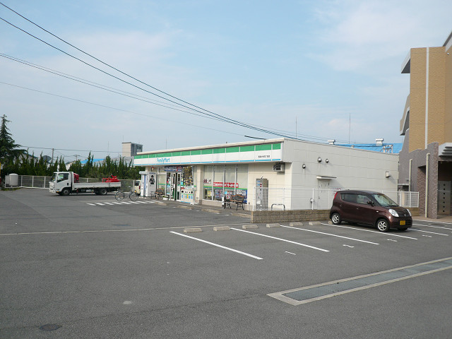 コンビニ　ファミリーマート（コンビニ）まで350m