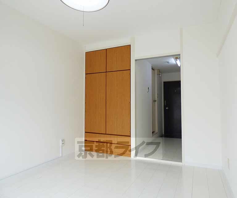 居室・リビング　広々とした室内です。