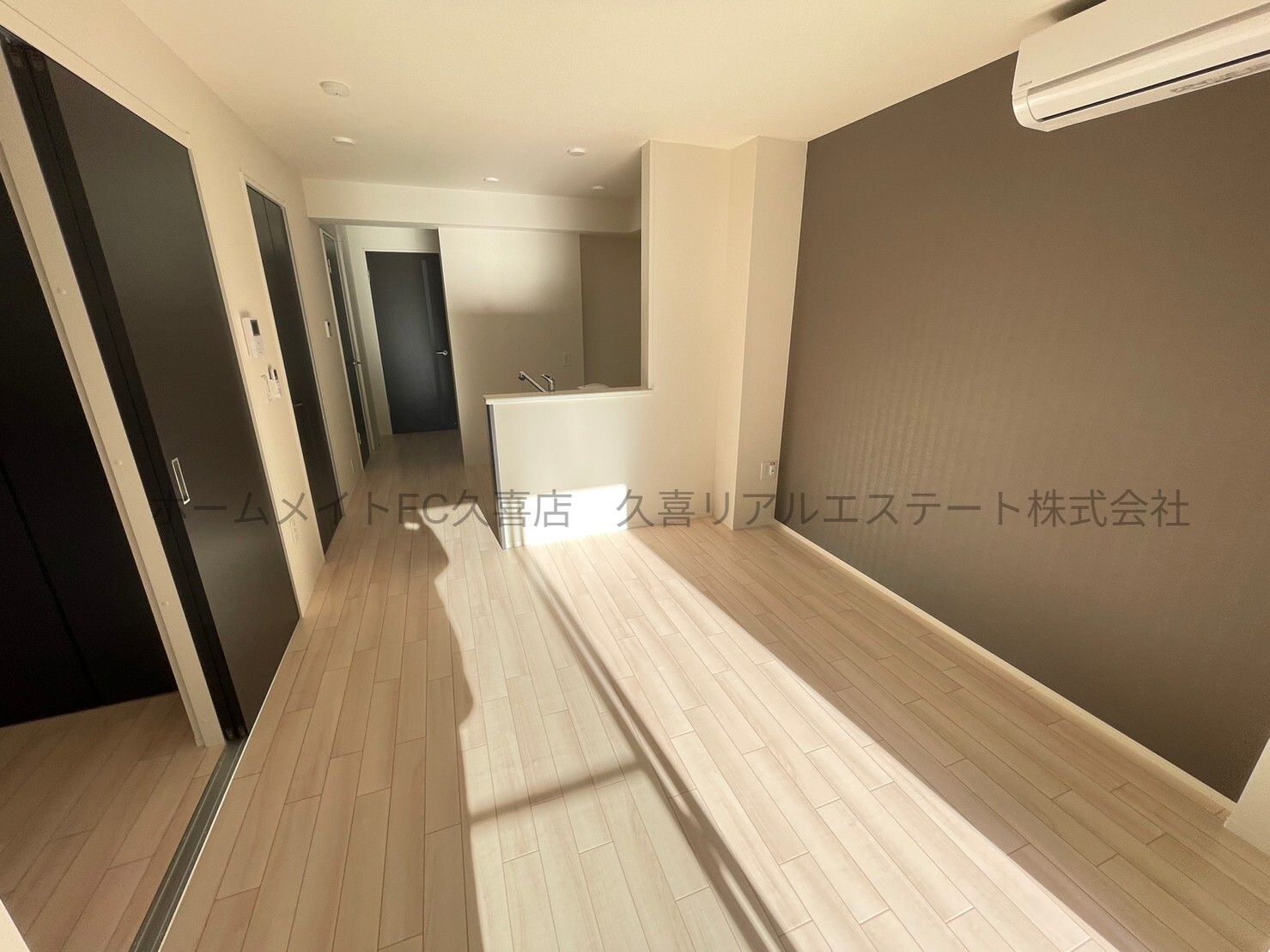 居室・リビング　同建物別号室