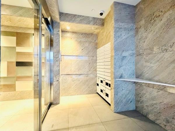 エントランス　建物の内部です