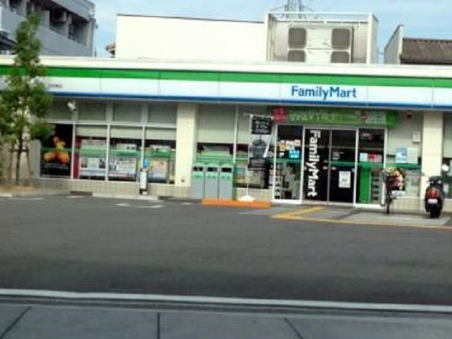 コンビニ　ファミリーマート立花東店（コンビニ）まで627m