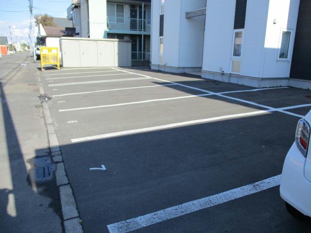 駐車場　駐車場