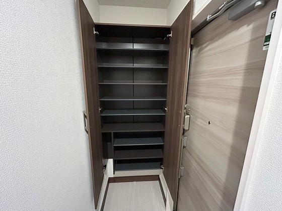 玄関　※別部屋の写真です