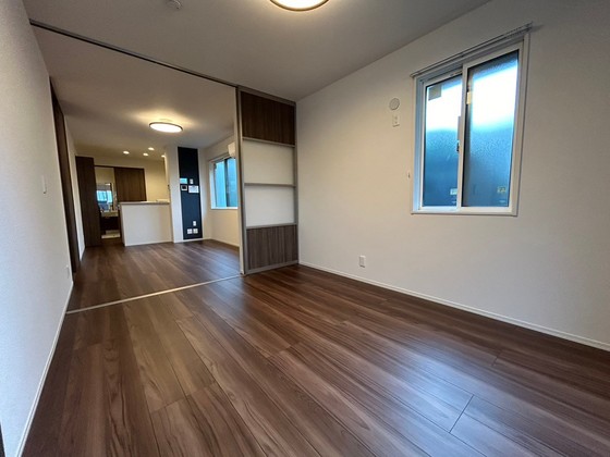 居室・リビング　※別部屋の写真です