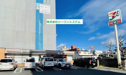 コンビニ　セブンイレブン（コンビニ）まで94m