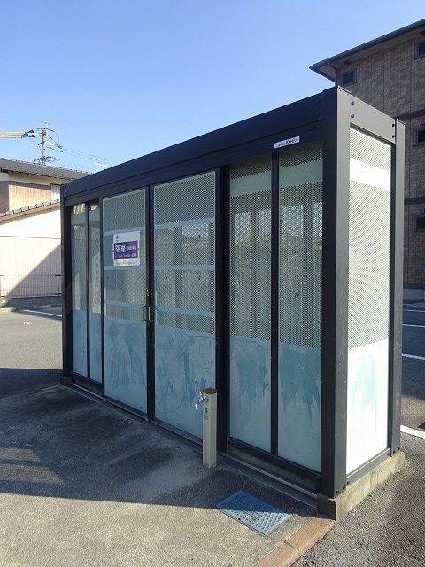 セキュリティ　敷地内ごみ置き場です