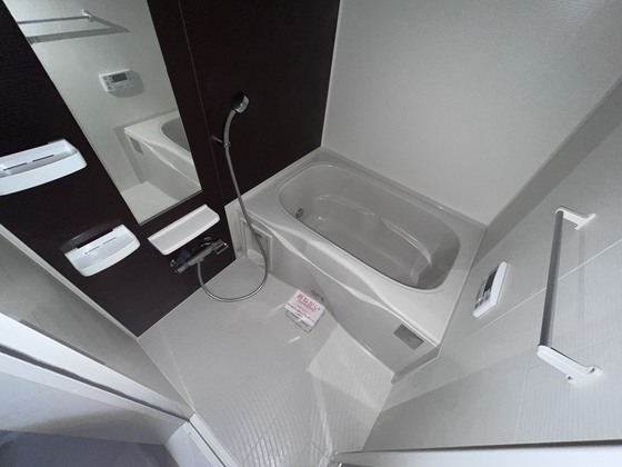 バス・シャワールーム　※別部屋の写真です